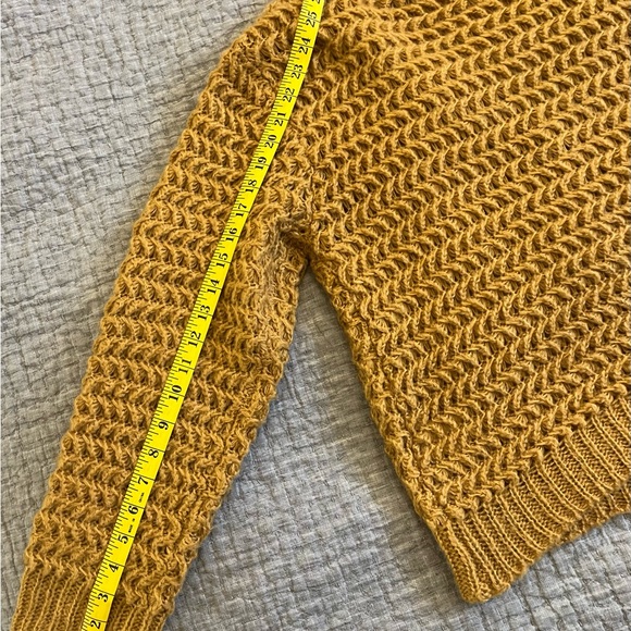 Loose knit mustard coloured cardigan in size medium-large - Picture 7 of 7